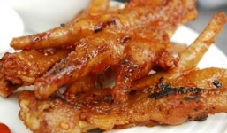 Dễ hỏng nội tạng vì ăn “đặc sản” chân gà nướng