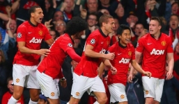 Nợ ngập đầu, M.U vẫn vượt Chelsea về trả lương