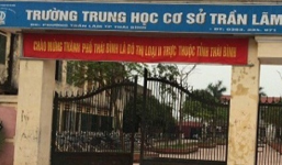 Nam sinh lớp 8 đấm chết bạn trong lớp học
