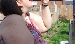 Giảm cân thần tốc 65 kg vì con gái không thể ôm vừa mẹ