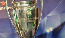 Mắt thấy, tay sờ chiếc cúp Champions League tại Việt Nam