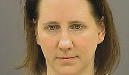 Bắt giữ cô giáo quan hệ tình dục với nam sinh 17 tuổi trong lớp học