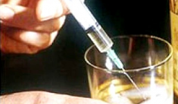 Chuốc thuốc mê, cướp tài sản người tình đồng giới