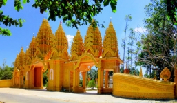 'Thâm cung bí sử' 9 ngôi chùa trăm tỉ của ông Trầm Bê