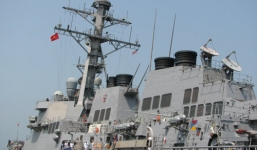 Tàu khu trục USS McCain của Hải quân Mỹ cập cảng Đà Nẵng
