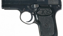 Anh trai nghịch súng bắn chết em gái 10 tuổi