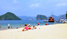 Trượt chân rơi xuống biển, du khách tử vong ở Hạ Long