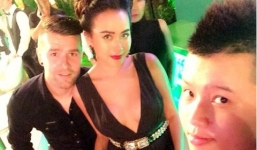 Nữ DJ số 1 Việt Nam 'thả rông' ngực đón cúp C1 tại Sài Gòn