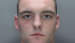 Cặp đôi đánh người dã man để kỉ niệm ngày đính hôn bằng máu