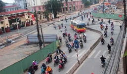 Các anh hùng có cần trả ơn bằng cách bẻ cong đường?