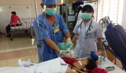 Cả gia đình bị container cuốn vào gầm: Bé gái 9 tuổi đã tử vong