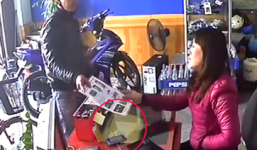 Trộm dùng ảo thuật lấy cắp điện thoại trong nháy mắt