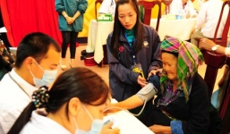 Khám bệnh lần đầu ở tuổi 80