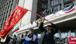 Người biểu tình Ukraine đề nghị Nga tham gia gìn giữ hòa bình