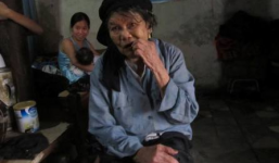 Mẹ mắc chứng hoang tưởng “bảo vệ” con bằng xích và cũi sắt