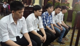 Ngồi tâm sự chỗ vắng, bị đâm chết