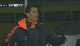 Ronaldo “nổi điên” khi chứng kiến trận thua của Real