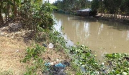Bé gái 10 tuổi bị hãm hiếp, vứt xác xuống sông