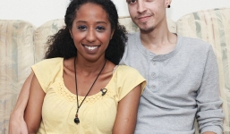 Cô gái đạt cực khoái 50 lần mỗi ngày