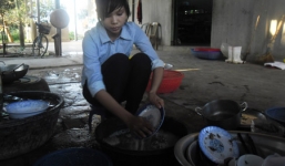 Bỏ nhà đi làm thuê để được học