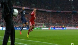 David Moyes suýt ngã bổ ngửa vì… Smalling