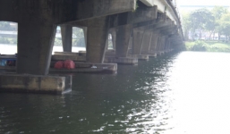 Mất tài sản vì nhảy xuống sông vớt người tự tử 