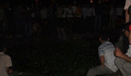 Phát hiện thi thể nam thanh niên chết trong tư thế lái xe dưới cống