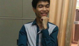 Vẫn cười tươi khi bị bắt vì lập facebook nói xấu doanh nghiệp