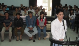 Đâm chết bạn khi tranh luận về âm nhạc