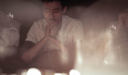 Rơi nước mắt với bộ ảnh 'Tình yêu mất tích' trên chuyến bay MH370