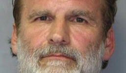 Bác sĩ nổi tiếng ngồi tù vì tra tấn con riêng của vợ dã man