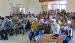 Quyền của nhà báo sao lại phải xin?