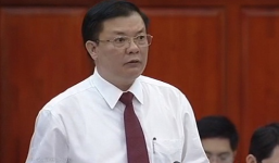 Clip: Bộ trưởng Bộ Tài chính bị chất vấn về phí và lệ phí