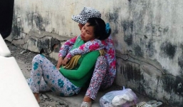 Thương tâm bé trai 3 tuổi bị lật thuyền, cha suốt đêm tìm xác con