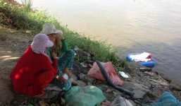 Đau đớn khi tìm thấy thi thể bé trai 3 tuổi trong vụ đắm tàu