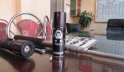 Hai sinh viên xịt hơi cay vào mặt nạn nhân để cướp xe SH