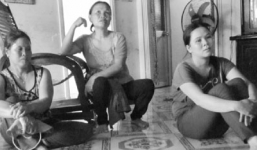 Vụ cha biến con gái 13 tuổi thành 'nô lệ tình dục': Người mẹ vô tâm quay lưng với con