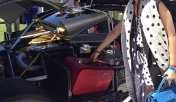 Clip: Siêu xe Ý 30 tỉ của nữ đại gia trẻ tuổi