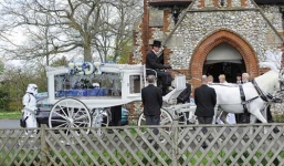 Đám tang lạ theo di nguyện của bé trai 4 tuổi