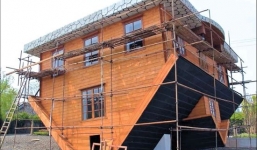 Trung Quốc xây nhà lộn ngược thu hút du lịch