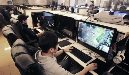 Bố nghiện game, bỏ mặc con chết đói rồi cho xác vào túi rác phi tang 