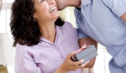 Con trai cưới vợ xong quên mất có mẹ