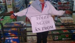 Nữ sinh bị ép đeo biển “ăn trộm' vì giấu 2 cuốn truyện