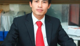 Bắt bé gái cầm biển “tôi ăn trộm” là phạm luật hình sự