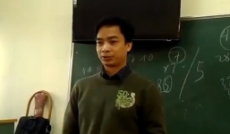 Thầy giáo ĐH Công nghiệp đốn tim học sinh bằng giọng hát ấm áp