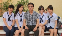 Những thầy giáo đẹp trai, hát hay khiến trò mê tít