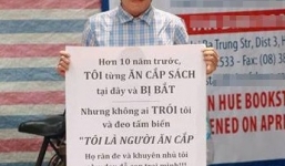 Chàng trai cầm biển 'tôi từng ăn cắp' sau vụ nữ sinh bị đeo bảng ăn cắp