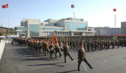 Triều Tiên diễu binh kỷ niệm ngày sinh cố Chủ tịch Kim Nhật Thành