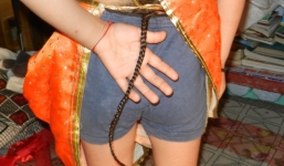 Vị thần Hindu đầu thai vào cậu bé 6 tuổi, có đuôi dài?