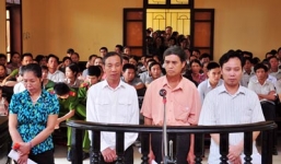 Tuyên án 4 cán bộ xã trục lợi từ hồ sơ đất của dân nghèo
